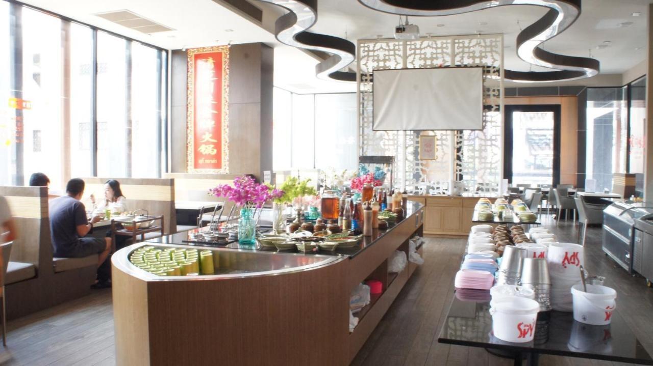 The Astra Chiang Mai Family Room Extérieur photo